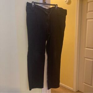 Lee Classic Fit Straight Leg Women's size 18W Medium Black Denim Jeans